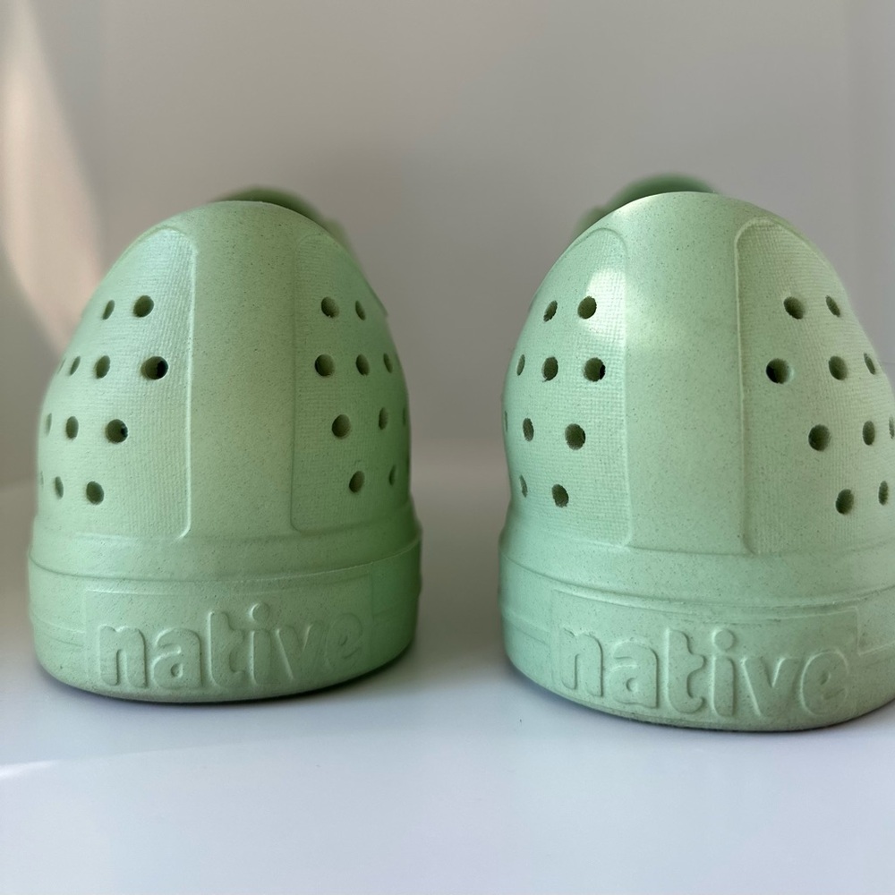 Native Shoes Men’s 11 Jefferson Bloom Celtuse Green Light Foam Sneakers